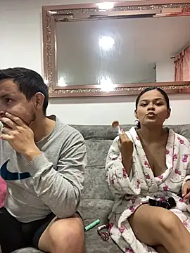 leoylia online show from March 31, 4:01 am