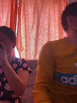 leoylia online show from March 19, 8:24 pm