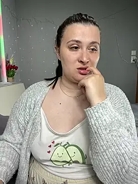 Taya lips online show from April 12, 6:22 pm