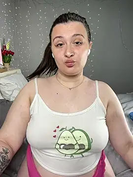 Taya lips online show from April 11, 6:00 pm