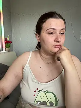 Taya lips online show from April 14, 7:52 am