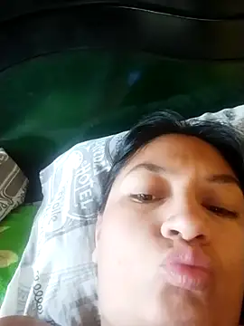 LatinSquirtBaby online show from June 7, 7:32 pm