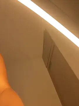 DahliaRouse online show from April 10, 1:22 am