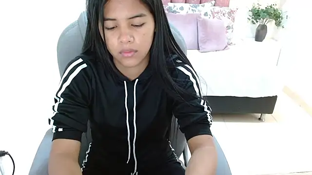 Lunilove   online show from April 15, 11:55 am