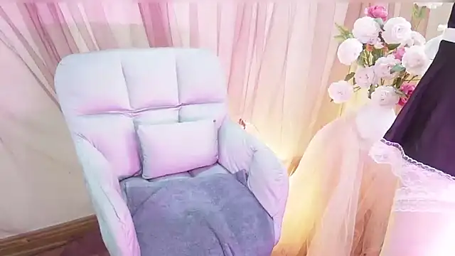  SweetieBunny  online show from April 12, 7:55 am