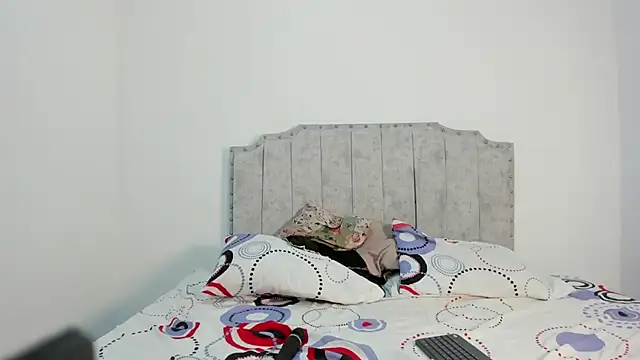 camila borbon  online show from April 14, 10:37 am