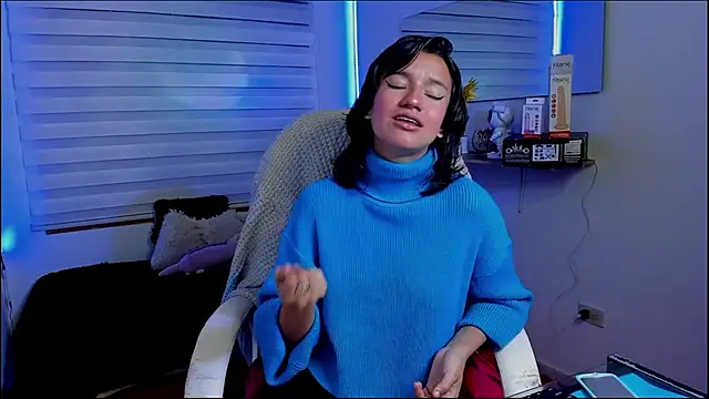 Clawdeen Hot online show from April 9, 4:48 am