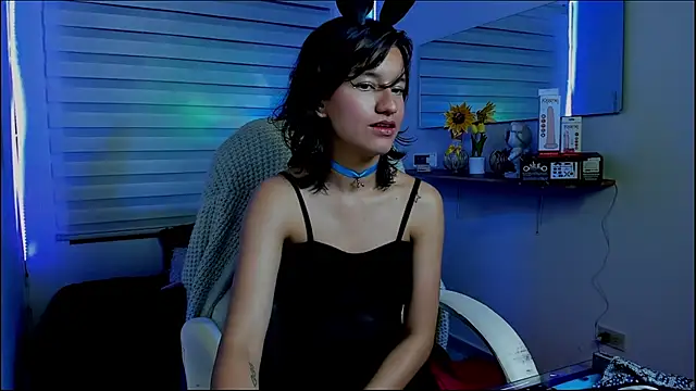 Clawdeen Hot online show from April 10, 6:30 am