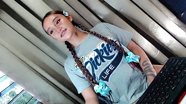 Jessicasfantasy online show from April 11, 9:35 am