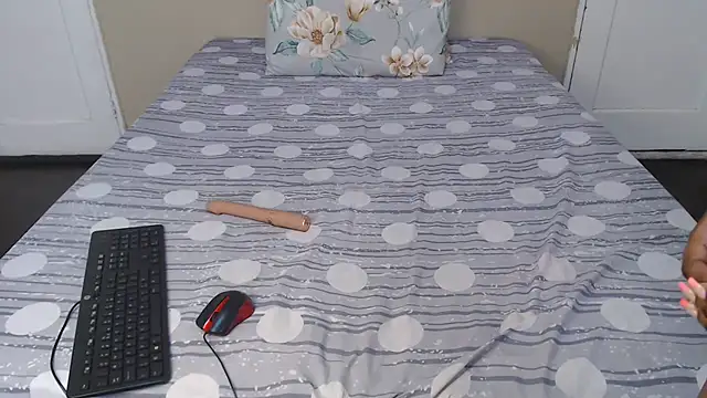 YourShySweetGal online show from April 14, 9:42 am