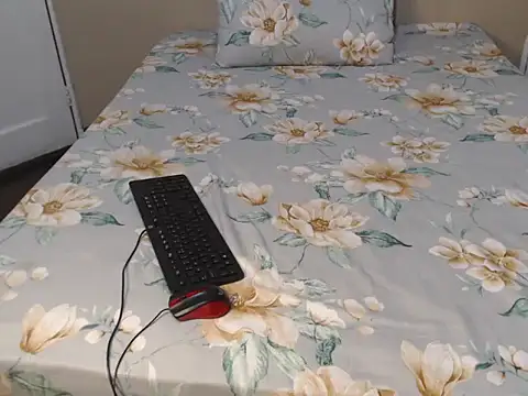 YourShySweetGal online show from March 29, 11:48 pm