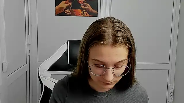 Mia kristal online show from April 2, 7:06 am