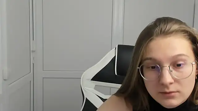 Mia kristal online show from March 24, 8:09 am