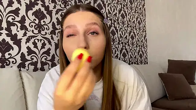 AdaGossett online show from April 16, 2:06 pm