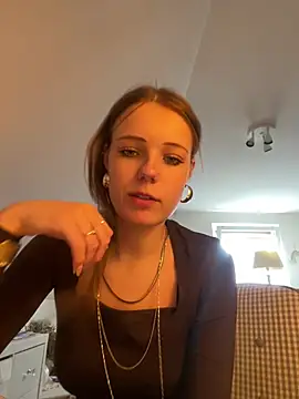 SophiaWestend online show from March 26, 9:33 am