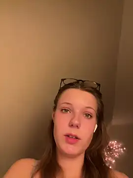 SophiaWestend online show from April 4, 9:13 pm