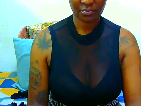 Tattooedgoddess33 online show from March 25, 7:28 pm