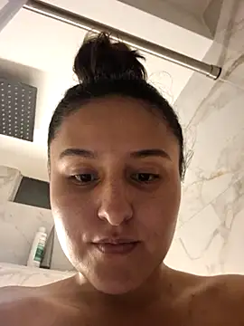 rafaella stefano online show from March 23, 11:00 pm