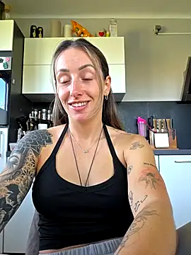 NicoleKaiser online show from April 9, 9:04 am