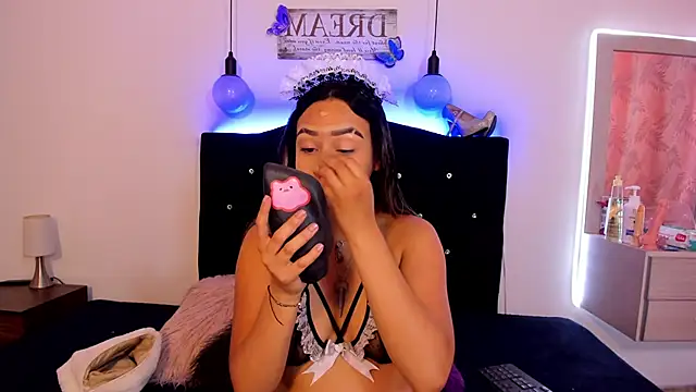 Sia messy online show from April 14, 1:55 pm