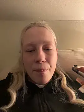 LeniMaria online show from March 27, 6:08 pm