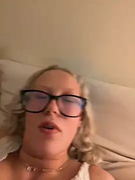 LeniMaria online show from March 23, 9:21 pm