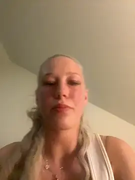 LeniMaria online show from March 18, 8:25 pm