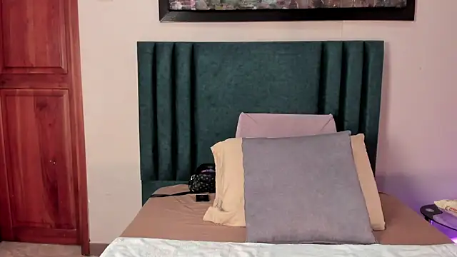 CloeRosell online show from April 10, 6:25 pm