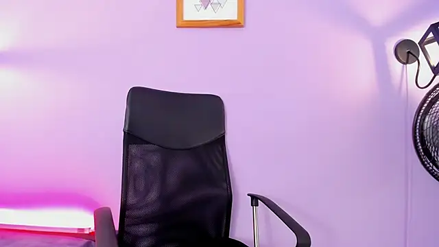 milliesummer online show from April 15, 12:39 pm