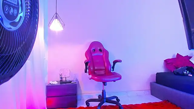 milliesummer online show from April 11, 12:09 pm