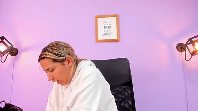 milliesummer online show from April 7, 12:07 pm