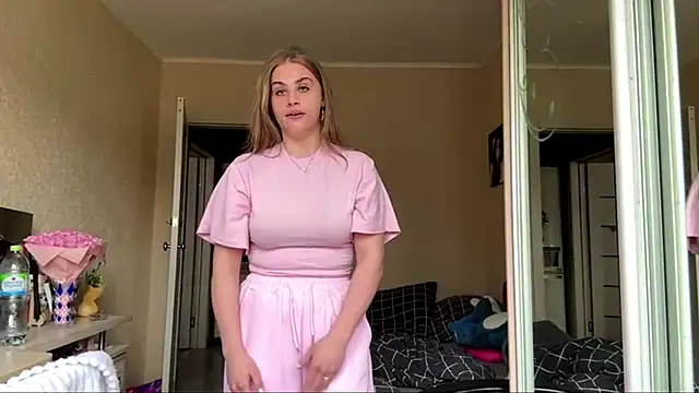 Elle GrEat online show from April 6, 7:20 am