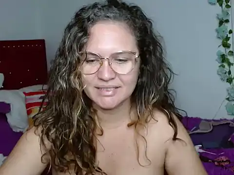 venecasexy45 online show from April 12, 8:50 am