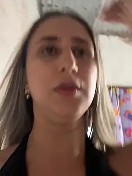 VictoriaWhitmore online show from April 5, 9:03 pm