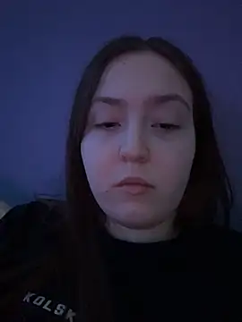 charmingggirl online show from April 15, 1:17 am