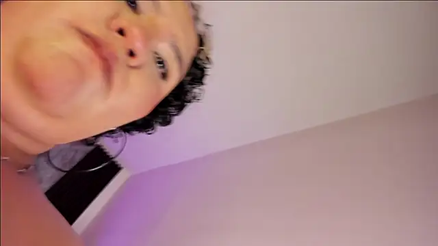 Wen Jones online show from April 9, 6:19 am