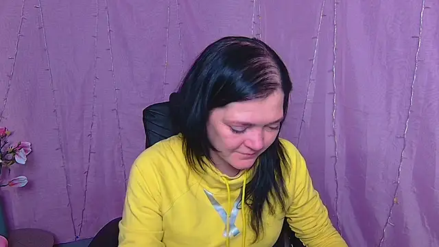 LauraFinn online show from March 26, 7:26 pm