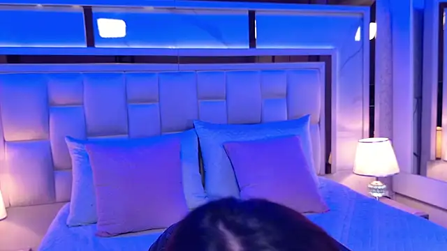 valeria sm online show from April 10, 12:00 pm