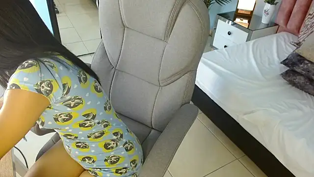 Brithney rose online show from April 1, 1:41 pm