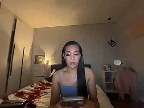 Ur topQeents online show from April 10, 7:42 pm