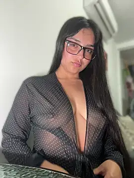 1 Scarllet  online show from April 16, 3:40 am