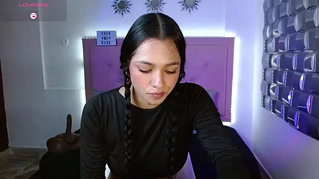 Kloe  watson online show from May 29, 4:43 am