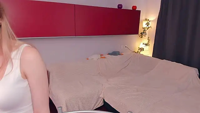 DelmaLasky online show from March 26, 1:35 pm