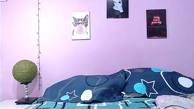 aisha laurent online show from April 6, 12:39 pm