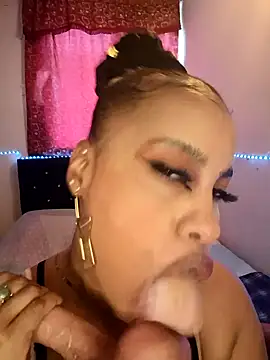 KAYLA 48  online show from April 4, 10:08 pm