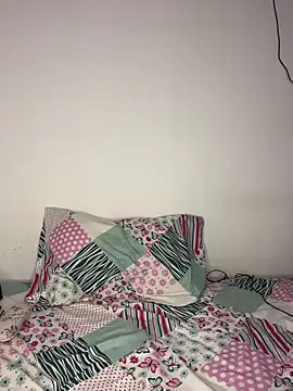 katniss everdeen  online show from April 8, 1:13 pm