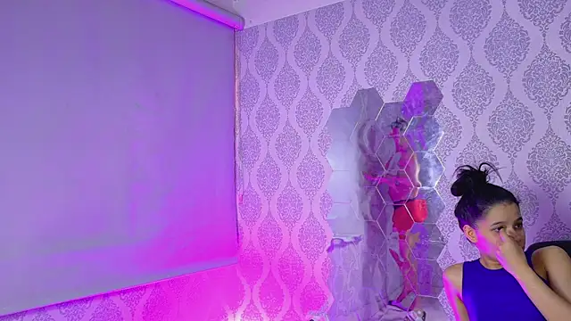 Twink Sensationxx online show from April 9, 5:18 pm