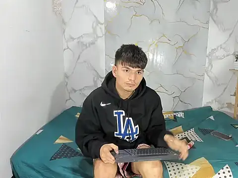 Nahomi hot 77 online show from July 17, 1:15 pm