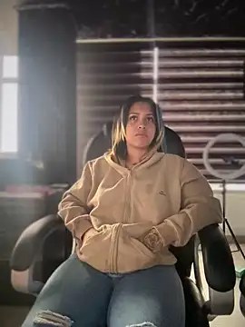 Laila LS online show from March 18, 1:38 pm