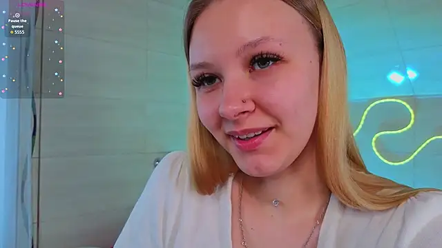 StaceyyJones online show from April 12, 9:34 am